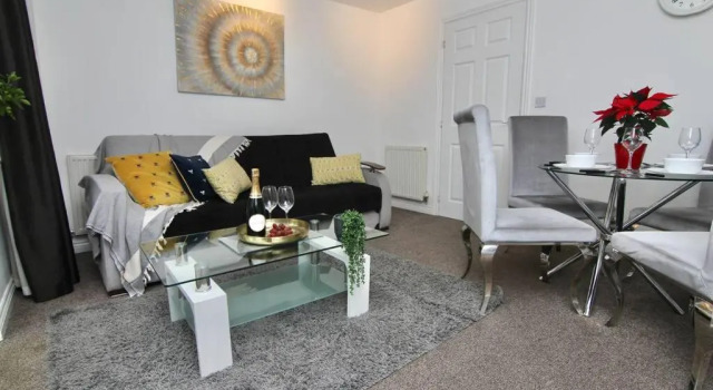 Daimler House - Cosy Home Near Coventry City Centre