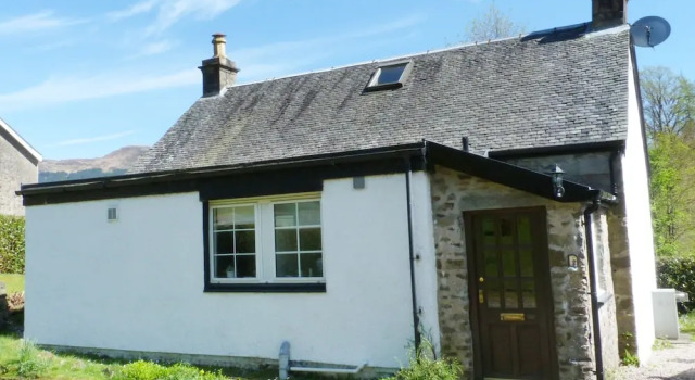 West Cottage, Забронировать Дом для отпуска Отели Glasgow & The Clyde Valley с парковкой, Парковка