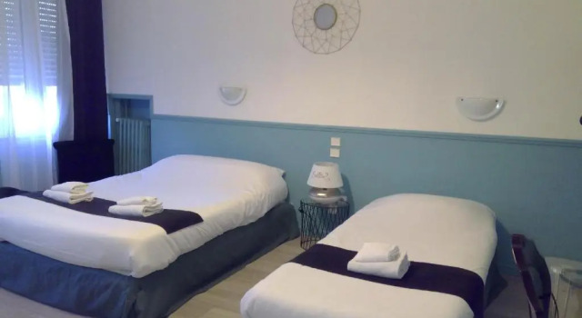 Standardowy trzyosobowy pokój Hôtel Central
