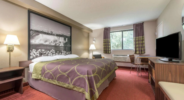 Двухместный номер Accessible Standard Super 8 by Wyndham Niagara Falls