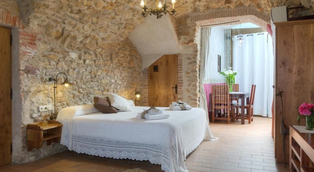 Can Barrull, Book Hotel Sant Feliu de Boada Baix Empordà