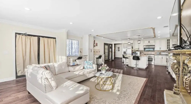 Коттедж Stunning House wt 6Br 5bth SJ