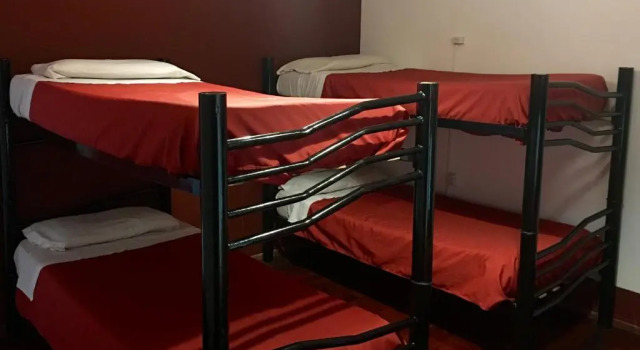 Кровать в общем номере Hostel Lagares