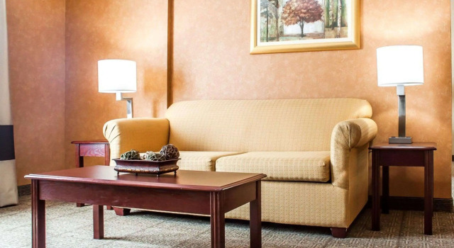 Comfort Inn Near Walden Galleria Mall- Cheektowaga, Book Hotel Buffalo Buffalo