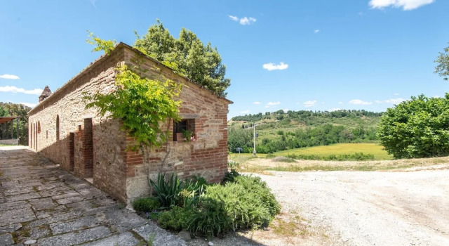 Secluded Apartment in Rapolano Terme with Garden, Book Apartment Rapolano Terme Crete Senesi