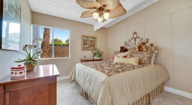Villa Freya, Забронировать Вилла Отели Палм-Спрингса 3 звезды, рядом с Palm Springs Square Shopping Center, 3*