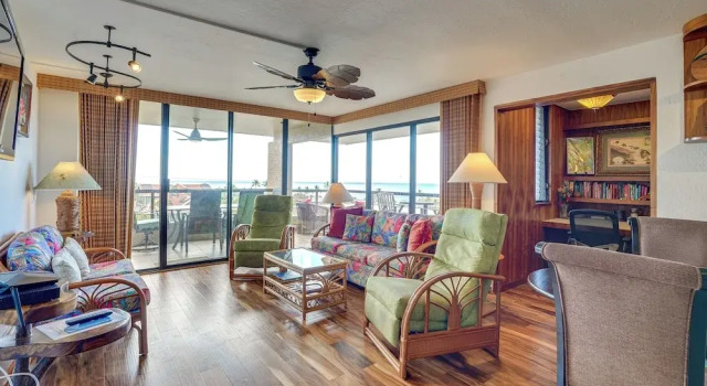 Апартаменты с 2 комнатами с балконом Penthouse Condo in Kona Pacific w/ Ocean Views!
