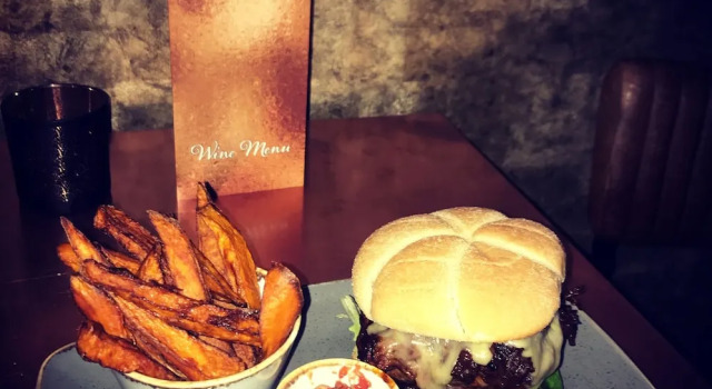 Lil's Bar and Bistro, Забронировать Отель Отели Англии 3 звезды, 3*