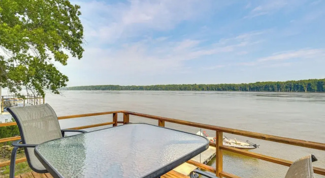 Коттедж Scenic Views & Yard: Mississippi River Retreat!