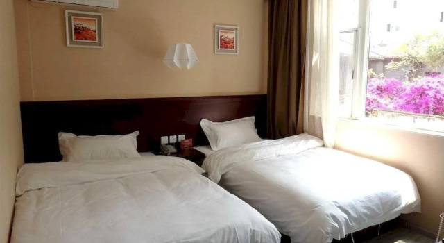 Kuenming Memory Hotel Group, Rezerwuj Hotel Hotele w Kunming z parkingiem, Parking