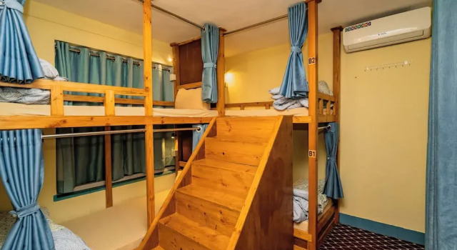 Кровать в общем номере с видом на сад Kwabahal Boutique Hostel