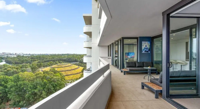 Апартаменты Luxe 2-bed: Modern Interiors, Balcony & BBQ Area