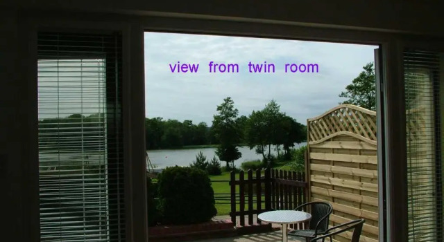 Двухместный номер Standard с видом на озеро Annexe at Gosfield Lake