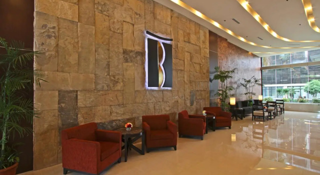 The B Hotel
