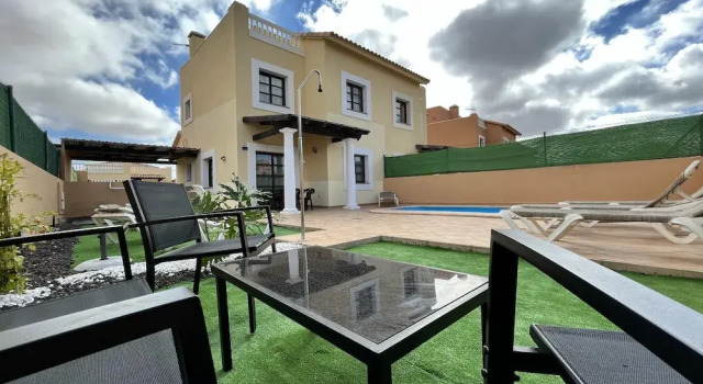 Коттедж House - Sleeps 6 - Pool - Pet friendly