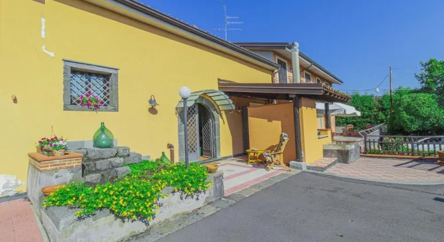 Al Palmento - Ancient Sicilian Millstone at the Foot of Etna, Book Hotel Hotels in Sicily with Parking, Parking