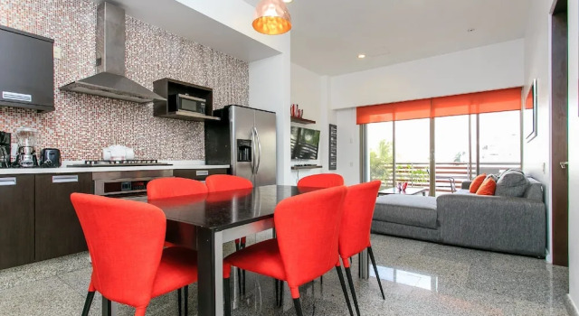 IN 03 2 Bedroom+ 6 people+ Mamitas Beach Area- 1block from beach Apts, Rezerwuj Apartament Playa del Carmen Quintana Roo