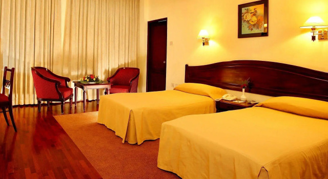 Shilton International, Забронировать Отель Отели Коччи 3 звезды, 3*