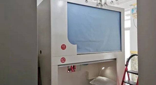Кровать в общем номере (женский номер) Yunlou Xin Nest Capsule Hotel Private Honey Cabin Hostel (Guilin North Station)