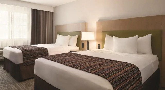 Четырёхместный номер Standard Country Inn & Suites by Radisson, Grand Rapids, MN
