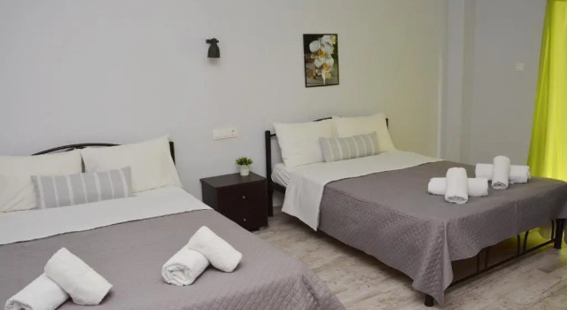Студия Gatos Village Studios & Apartments