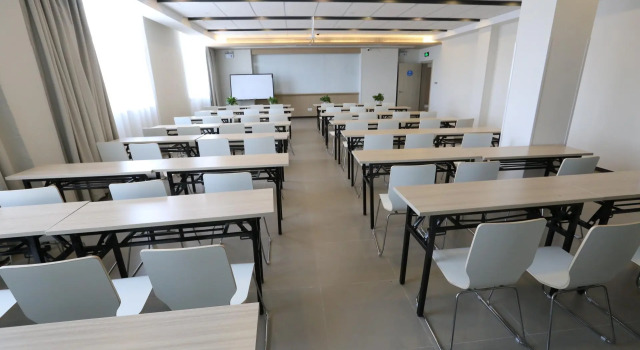 Hanting Hotel Lu'an Jinzhai Hongjun Avenue, Book Hotel Hoteller i Luan med parkering, Parkering