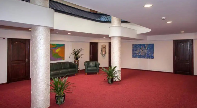 Tauras Center Hotel