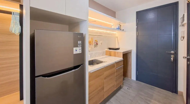 Wooden Tone Studio At At Collins Boulevard Apartment, Prenota Appartamento Appartamenti a Tangerang, Appartamento