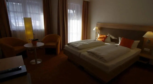 Двухместный номер Standard с балконом Hotel Schöneck Garni