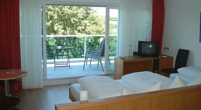 Трёхместный номер Comfort с балконом Hotel Retterath am Nürburgring