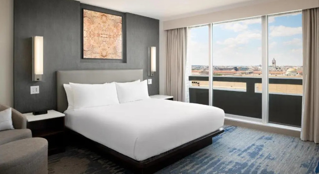 Двухместный номер Deluxe с видом на город Hilton Washington DC National Mall The Wharf