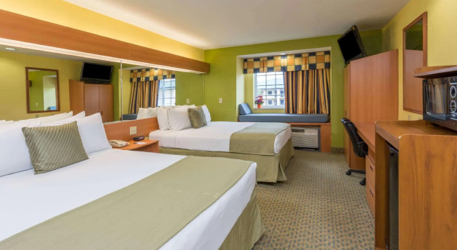 Четырёхместный номер Standard Microtel Inn & Suites by Wyndham Kingsland Naval Base I-95