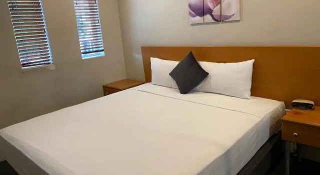 Апартаменты Standard Cosmopolitan Motel & Serviced Apartments