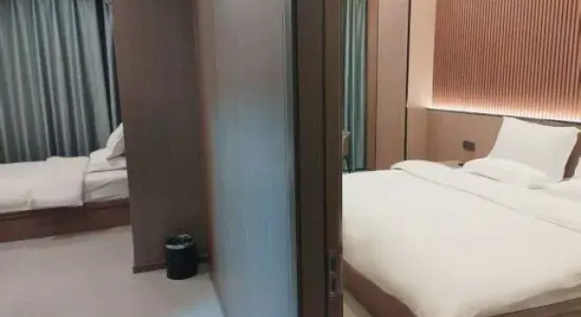 Люкс Deluxe Yinju Fanhua Hotel (Kashgar Museum Branch)