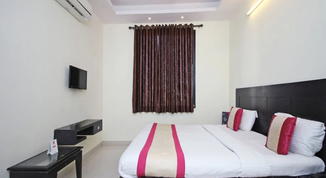 OYO 5326 Jaipur Pride Inn, Забронировать Отель Отели штата Раджастхана с парковкой, Парковка