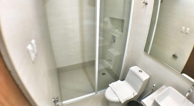 Полулюкс The Reef Hotel and Residences