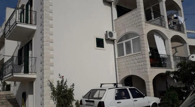 Apartments Brižić 1532, Prenota Appartamento Bol 