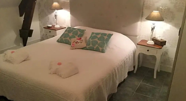 La Maison Bleue, Prenota Hotel Juillac 