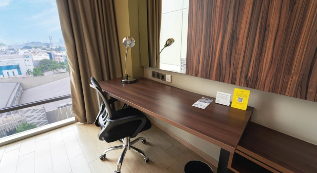 Standard Twin room with view Holiday Inn Cikarang Jababeka by IHG