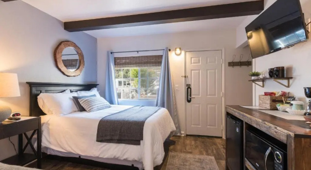 Четырёхместный номер Standard Shell Beach Inn