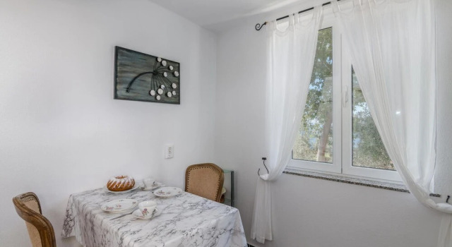 Amazing Apartment in Stara Baska With 1 Bedrooms and Wifi, Prenota Appartamento Hotel a Isole Quarnerine con parcheggio, Parcheggio