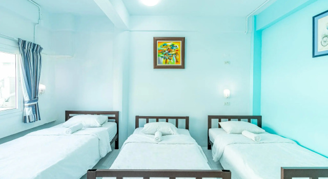 Трёхместный номер Standard Sleep Dee Hostel