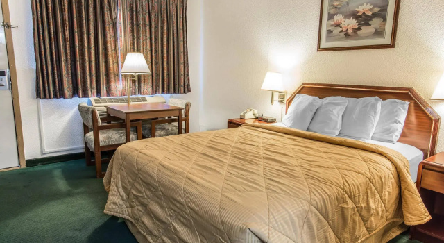 Econo Lodge & Suites Spokane, Забронировать Отель Спокан Spokane Metropolitan Area