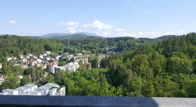 Bei LKH Graz,1x Parkplatz,15 Stock!