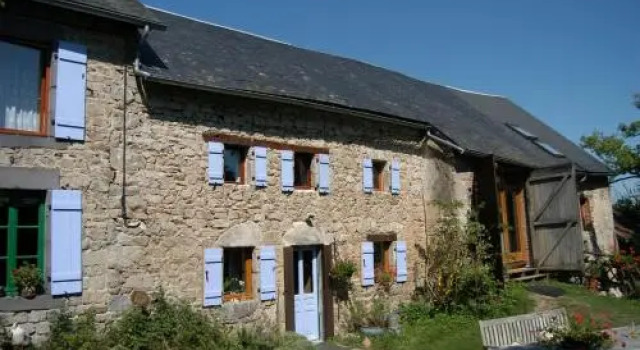 Fermette d'Herbes, Rezerwuj Hotel Mérinchal 
