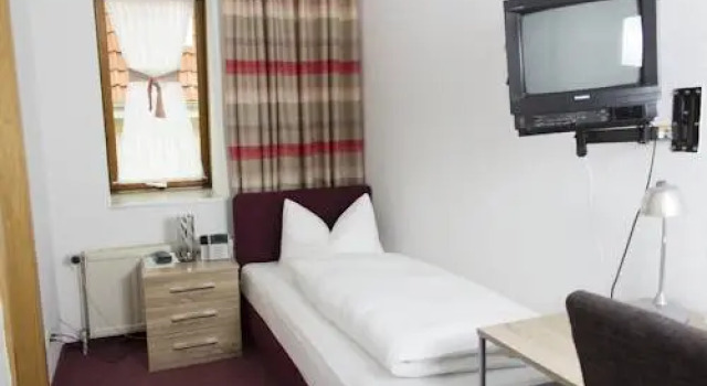 Hotel Garni Kirchner, Забронировать Отель Отели Гослар 3 звезды, рядом с Рождественский рынок Гослара, 3*