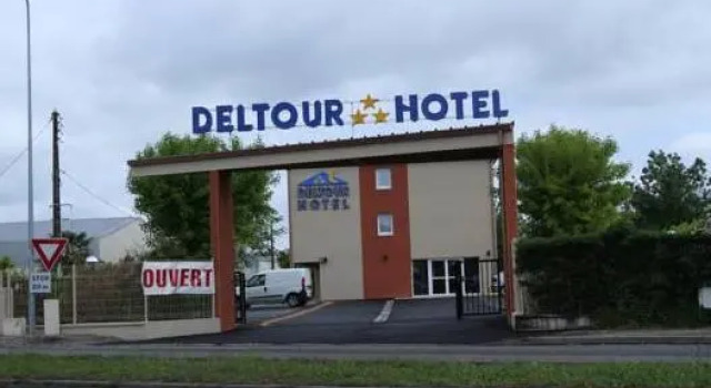 Номер Standard Brit Hotel Confort Villeneuve Sur Lot
