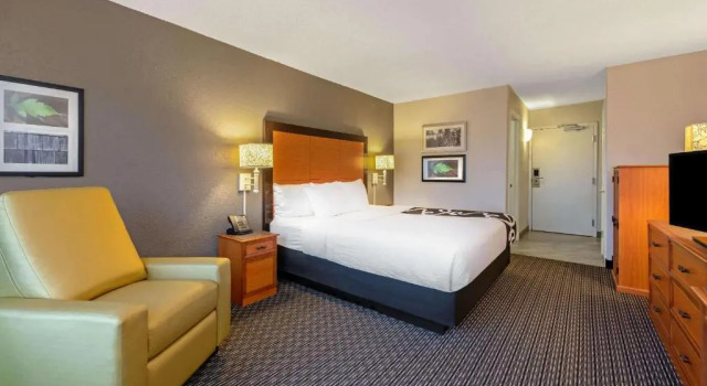 Номер Standard La Quinta Inn & Suites by Wyndham New Orleans Airport