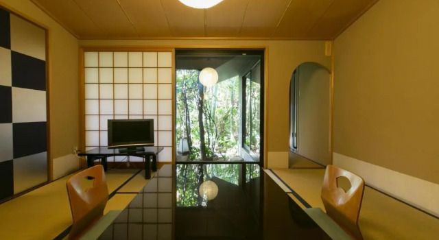 Camera Japanese-Style with Futons Gion Yoshiima