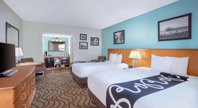 Четырёхместный номер Standard La Quinta Inn by Wyndham Cocoa Beach-Port Canaveral
